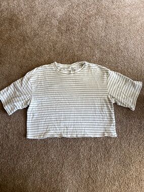 Cropped crewneck tee